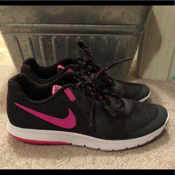 Nike Shoes - Nike Flex Experience RN 5, size 9.